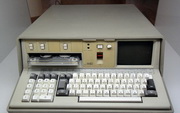 Первый портативный компьютер